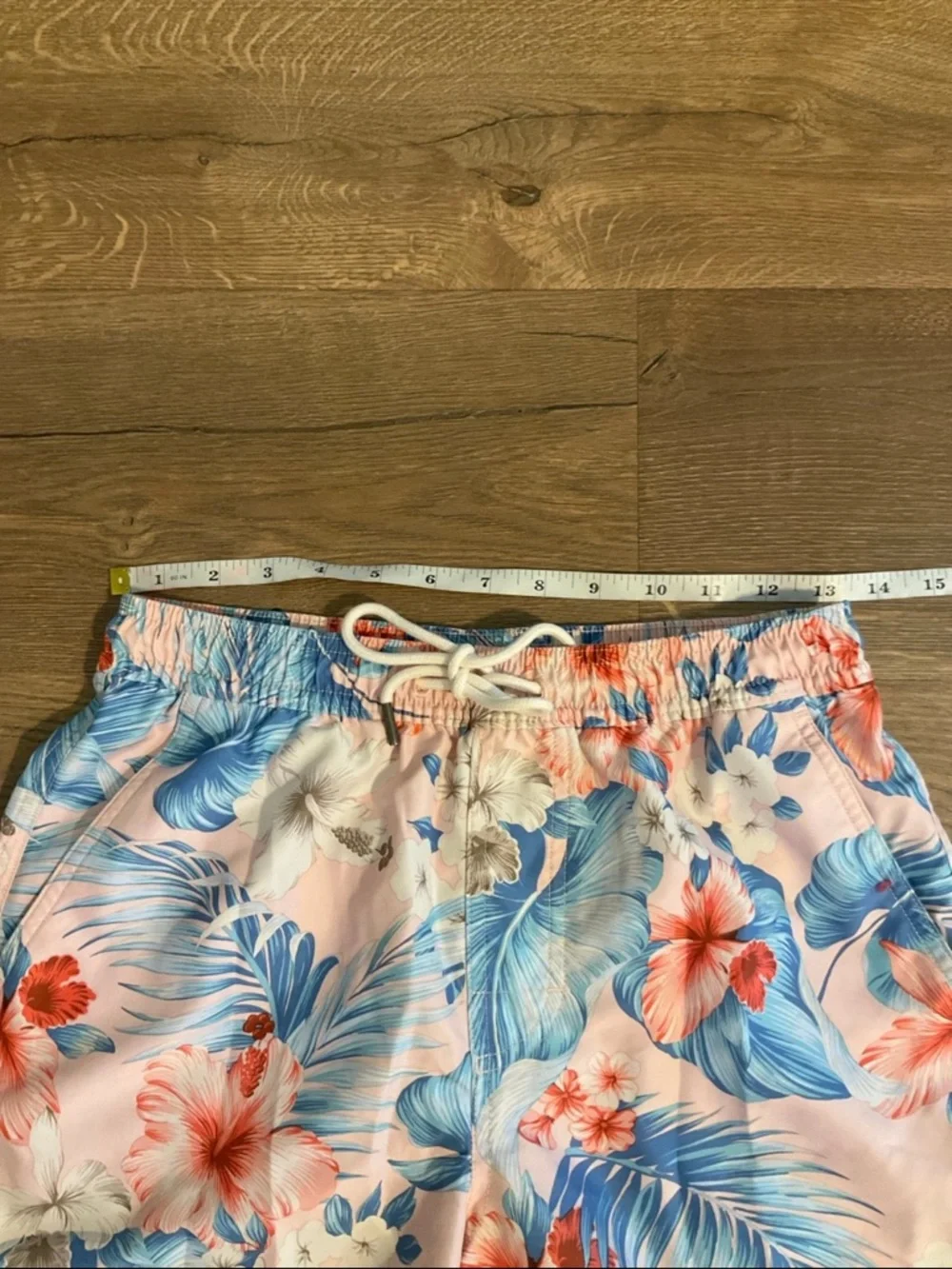 Men’s (big boys’) American Eagle tropical print Swim Trunks, XS